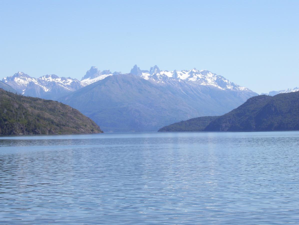 Complejo Turistico Sol De Puelo Hotel Lago Puelo Kültér fotó